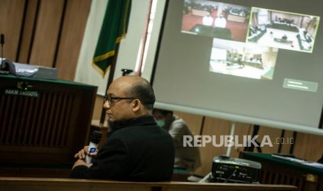 Penyidik KPK Novel Baswedan selaku korban menjadi saksi dalam sidang lanjutan kasus penyiraman air keras terhadap dirinya dengan terdakwa Ronny Bugis dan Rahmat Kadir Mahulette di Pengadilan Negeri Jakarta Utara, Jakarta, Kamis (30/4/2020). -ilustrasi-