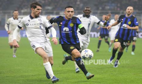 Laga Real Sociedad dan Inter Milan di Liga Champions. Kedua tim lolos ke babak 16 besar dengan Sociedad berstatu juara Grup D dan Inter runner up.