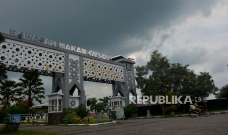 Pintu masuk kawasan makam Gus Dur di Pondok Pesantren Tebuireng.