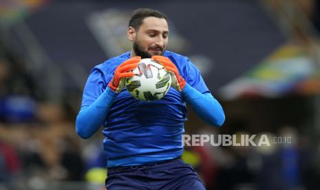  Penjaga gawang Italia Gianluigi Donnarumma