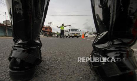 Petugas gabungan Operasi Ketupat Jaya 2021. Ilustrasi.