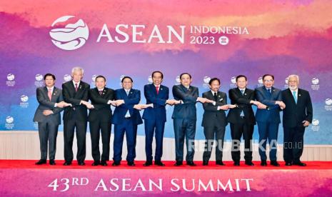 Presiden Jokowi saat menghadiri pembukaan KTT ke-43 ASEAN di JCC, Jakarta, (ilustrasi).