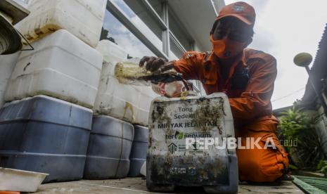 Minyak jelantah yang akan diproses menjadi biodisel.