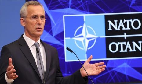 Sekjen NATO Jens Stoltenberg mengatakan aliansinya itu mendukung hak Ukraina memilih sendiri jalannya.