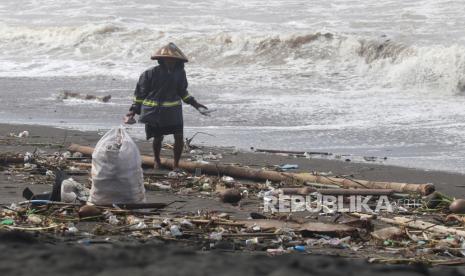 Masyarakat di pesisir dinilai paling terkena dampak dari perubahan iklim.