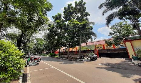  New Normal: New Normal, Siswa di Bekasi Belajar Satu Meja Sendiri