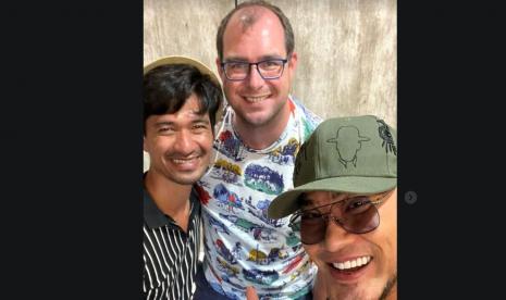 Ragil Mahardika, Frederik Vollert dan Deddy Corbuzier