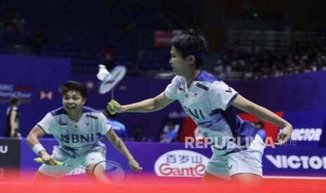 Aksi Ganda Putri Indonesia Apriyani Rahayu/Siti Fadia Silva Ramadhanti melawan  Korea Baek Ha Na/Lee So Hee pada perempat final China Open 2023 di Changzhou Olympic Sports Center Gymnasium, China, Jumat (8/9/2023) Pasangan ganda putri indonesia kalah tiga set pertandingan 15-21, 21-18 dan 10-21  usai bertarung 1 jam 15 menit melawan unggulan kedua itu.