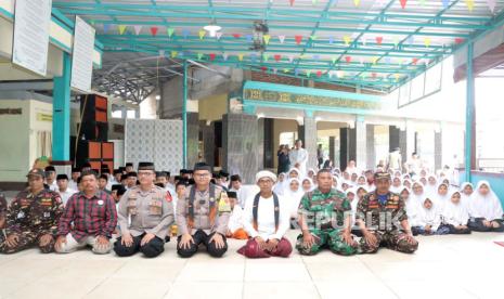 Kapolres Indramayu, AKBP M Fahri Siregar menggelar cooling system ke sejumlah pondok pesantren (ponpes) yang ada di Kabupaten Indramayu, Selasa (23/1/2024). 