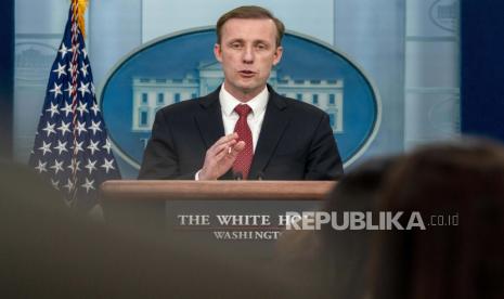 Penasihat keamanan nasional Gedung Putih Jake Sullivan berbicara pada konferensi pers di Gedung Putih di Washington, Senin, 4 April 2022. Sullivan mengatakan, penguatan hubungan antara Rusia dan Iran merupakan ancaman besar.