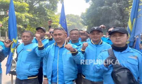 Sebagian buruh mulai berdatangan ke Jalan Diponegoro hendak melakukan aksi demonstrasi. (Ilustrasi)