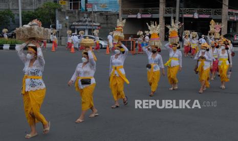 Ada 18 negara yang dinyatakan boleh memasuki Bali. Suasana Bali 