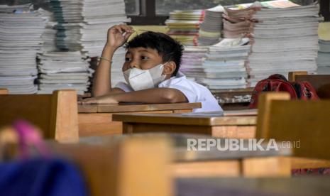 Anak kembali sekolah setelah libur panjang (ilustrasi). Ada beberapa tips yang bisa dilakukan agar anak semangat kembali ke sekolah setelah libur panjang.