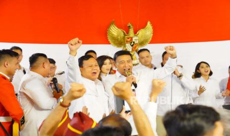 Ketua Umum Partai Gerindra, Prabowo Subianto menerima silaturahim dari Ketua Dewan Pertimbangan Presiden (Wantimpres) Wiranto di kediamannya, Padepokan Garuda Yaksa, Kabupaten Bogor, Senin (1/5). 