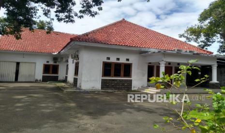 Rumah dinas wakil bupati Indramayu, yang selama ini ditempati Lucky Hakim, terlihat sepi, Selasa (14/2/2023). Gubernur Jabar Ridwan Kamil sebut sangat sulit untuk menghubungi Lucky Hakim.