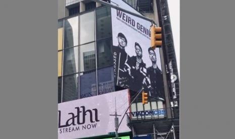 Weird Genius di Time Square, New York, Amerika Serikat.