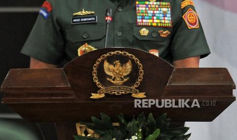 Panglima TNI Jenderal Agus Subiyanto melakukan mutasi terhadap 101 pati TNI tiga matra.