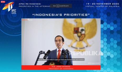  Screengrab yang diambil dari pertemuan virtual APEC CEO Dialogues 2020 menunjukkan Presiden Indonesia Joko Widodo berbicara saat pembukaan APEC CEO Dialogues 2020 di Kuala Lumpur, Malaysia, 19 November 2020. Malaysia akan menjadi tuan rumah pertemuan virtual pertama para pemimpin ekonomi APEC pada 20 November mendatang. hingga pembatasan perjalanan yang disebabkan oleh pandemi virus corona.