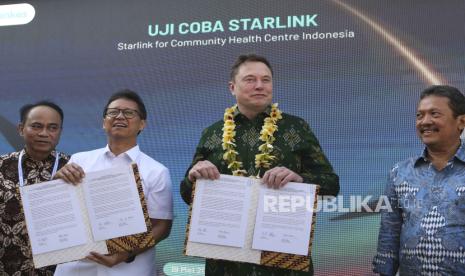 Elon Musk dan Menteri Kesehatan Budi Gunadi Sadikin dalam World Water Forum.