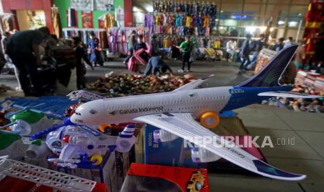 Pasar Tanah Abang, Jakarta Pusat, kembali dibuka mulai Senin (26/7) hari ini menyusul keputusan pemerintah pusat yang memberikan pelonggaran selama Pemberlakuan Pembatasan Kegiatan Masyarakat (PPKM) Level 4. (Foto: Pasar Blok F Tanah Abang, Jakarta)