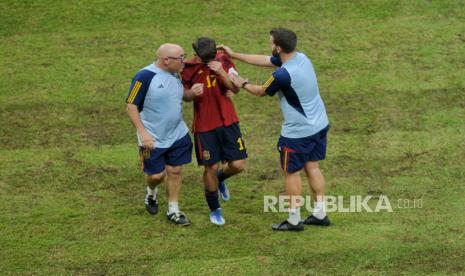 Ekspresi pemain timnas Spanyol Mesa Oscar usai bertanding melawan timnas Jerman pada babak perempat final Piala Dunia U17 di Stadion Jakarta International Stadium (JIS), Jakarta, Jumat (24/11/2023). Timnas Jerman berhasil lolos ke babak semi final usai berhasil mengalahkan timnas Spanyol dengan skor 0-1.