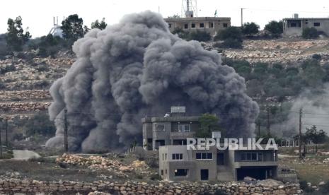 Drone Israel menembakan dua rudal ke pabrik aluminium di pasar Kota Nabatiyeh, Lebanon