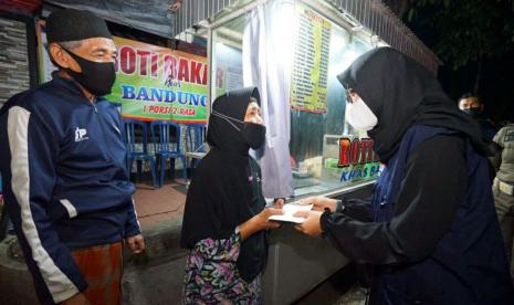 Ribuan PKL hingga Warung Kecil di Banyuwangi Mulai Terima Bantuan Uang Tunai