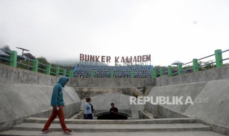 Sektor Pariwisata Tertekan. Kondisi sepi pengunjung di wisata Bungker Kaliadem, Sleman, Yogyakarta, Kamis (19/3). Pariwisata menjadi salah satu sektor yang terpengaruh besar atas pandemic Covid 19 di Indonesia. Turunnya kunjungan wisatawan menjadi pukulan sektor pariwisata, dari transportasi, restoran, umkm, hingga perhotelan. 