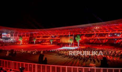 Suasana Upacara Pembukaan PON XX Papua di stadion Lukas Enembe, Kompleks Olahraga Kampung Harapan, Distrik Sentani Timur, Kabupaten Jayapura Papua, Sabtu (2/10). Presiden Republik Indonesia Joko Widodo resmi membuka gelaran PON Papua yang berlangsung hingga 15 Oktober 2021 mendatang. PON Papua mempertandingkan 56 cabang olahraga dengan diikuti sebanyak 6.442 atlet. Republika/Thoudy Badai