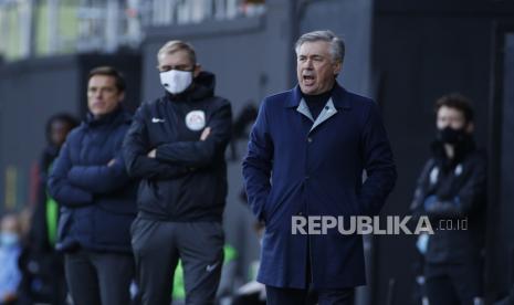 Pelatih kepala Everton Carlo Ancelotti 