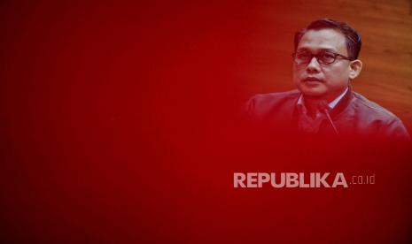 Jubir KPK Ali Fikri. Ali pada Rabu (4/1/2022), mengakui saat ini ada kajian internal di KPK untuk melaksanakan penyidikan kasus tanpa menetapkan tersangka. (ilustrasi)