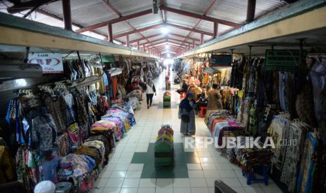 Pasar Beringharjo, Yogyakarta (Ilustrasi). Pemerintah Kota Yogyakarta akan melakukan tindakan tegas hingga penutupan terhadap tempat usaha yang diketahui melakukan pelanggaran surat edaran (SE) pencegahan Covid-19 selama masa tanggap darurat bencana berlaku.