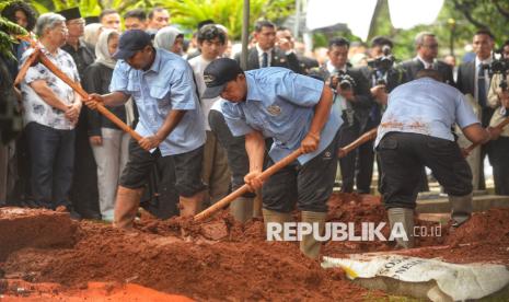 Ini Aturan Tegas Islam Soal Batas Kecepatan Mengubur Jenazah
