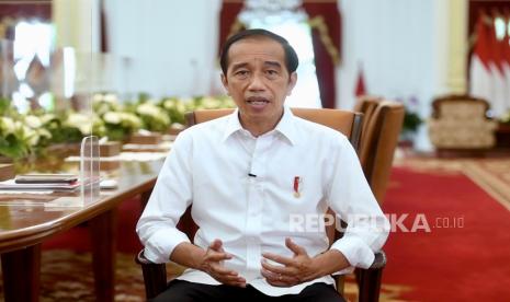 Presiden Joko Widodo saat menyampaikan pernyataan tentang Rancangan Undang-Undang Tindak Pidana Kekerasan Seksual (RUU TPKS), di Jakarta, Selasa (4/1/2022). Presiden meminta pada gugus tugas pemerintah yang menangani RUU TPKS untuk segera menyiapkan Daftar Inventarisasi Masalah (DIM) terhadap draf RUU yang sedang disiapkan DPR. 