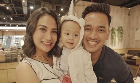 Vanessa Angel, Bibi Ardiansyah dan anak mereka.