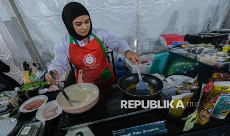 Ilustrasi menyiapkan makanan bergizi.