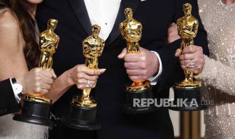 Piala Oscar (Ilustrasi). Film Indonesia yang berhak ikut seleksi Piala Oscar adalah film yang tayang antara 1 Desember 2022 hingga 31 Oktober 2023.