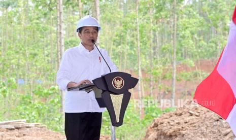 Presiden Joko Widodo (Jokowi) melakukan groundbreaking Rumah Sakit Umum Pusat di Ibu Kota Nusantara (IKN), Penajam Paser Utara, Rabu (20/12/2023).