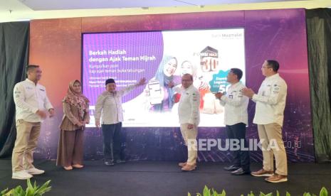 Seremoni peluncuran program Customer Get Customer Bank Muamalat di Muamalat Tower, Jakarta, Kamis (3/8/2023).