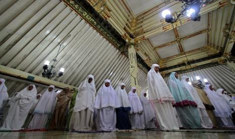  Masih Ada Sholat Tarawih Berjamaah, Majalengka Bentuk Satgas