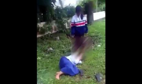 Viral Video Seorang Pelajar Putri Dikeroyok dan Dianiaya di Kota Malang