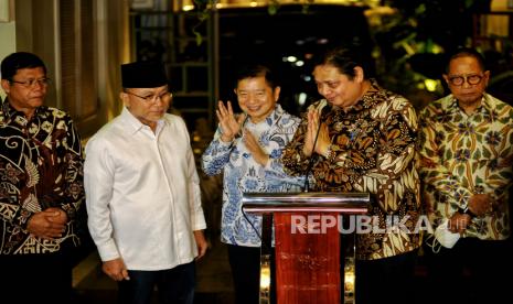 Ketua Umum DPP Partai Golkar Airlangga Hartarto bersama Ketua Umum DPP PAN Zulkifli Hasan, dan Ketua Umum DPP PPP Suharso Monoarfa sepakat membentuk Koalisi Indonesia Baru (KIB) menyambut Pilpres 2024.