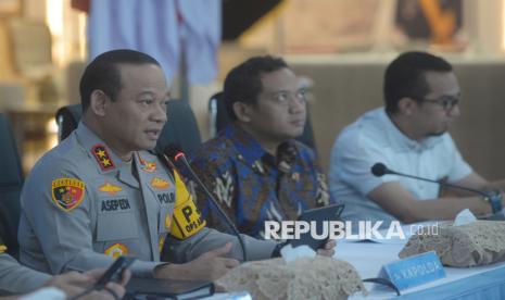 Polda Metro Jaya Tetapkan Roy Suryo Cs Jadi Tersangka Kasus Ijazah Jokowi |Republika Online 9 060606800 1762493290 830 556