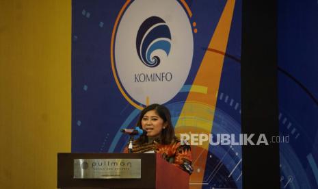 Ketua Komisi I DPR Meutya Viada Hafid meberikan sambutan dalam diskusi publik di Jakarta, Jumat (19/8/2022). Diskusi tersebut bertemakan Dukung Era Baru Digital TV : Jabodetabek Siap Analog Switch Off (ASO). Prayogi/Republika