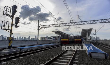 Jalur layang Stasiun Manggarai (ilustrasi). Jalur 4 dan 5 Stasiun Manggarai ditutup sebagai persiapan lanjutan pembangunan stasiun tersebut.