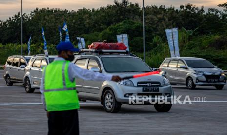 Kebijakan ganjil genap jalur mudik arah Semarang diterapkan cegah kemacetan.