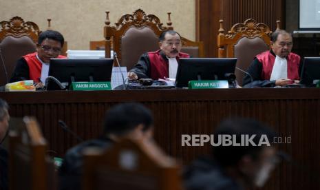 Majelis Hakim saat memimpin sidang pemeriksaan saksi Menteri Pemuda dan Olahraga Ario Bimo Nandito Ariotedjo atau Dito Ariotedjo di Pengadilan Tipikor. Jakarta, Rabu (11/10/2023). Menpora Dito Ariotedjo  diperiksa sebagai saksi dalam perkara dugaan korupsi pengadaan menara BTS 4G Bakti Kominfo yang menyeret mantan Menteri Kominfo Johnny G Plate.