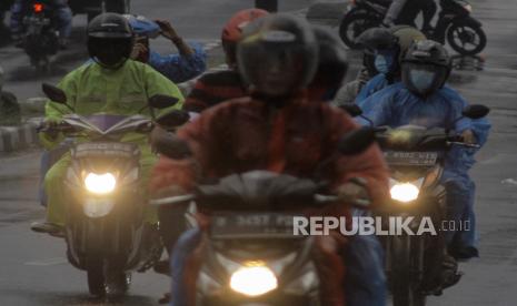 Cuaca Hari Ini: Waspadai Hujan Petir di Jaksel dan Jaktim Sore Nanti