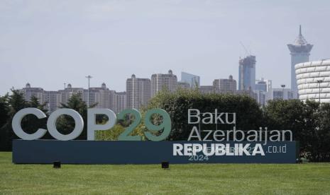 Logo COP29 dipajang di Baku, Azerbaijan, Senin, 16 September 2024.