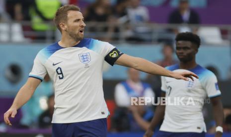  Kapten Inggris Harry Kane bereaksi selama pertandingan sepak bola grup B Piala Dunia FIFA 2022 antara Inggris dan Iran di Stadion Internasional Khalifa di Doha, Qatar, Senin, 21 November 2022.